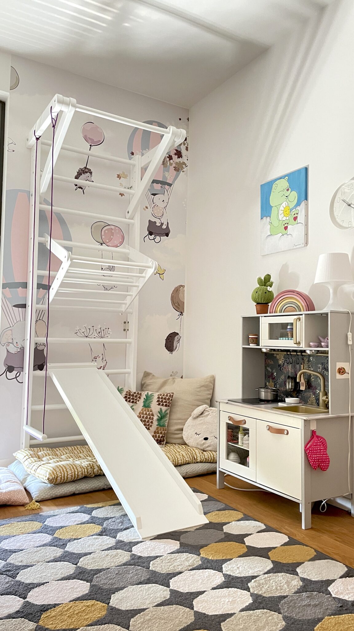 Sprossenwand im Kinderzimmer: Mehr als nur Klettern – Ein Paradies für Bewegung und Fantasie!